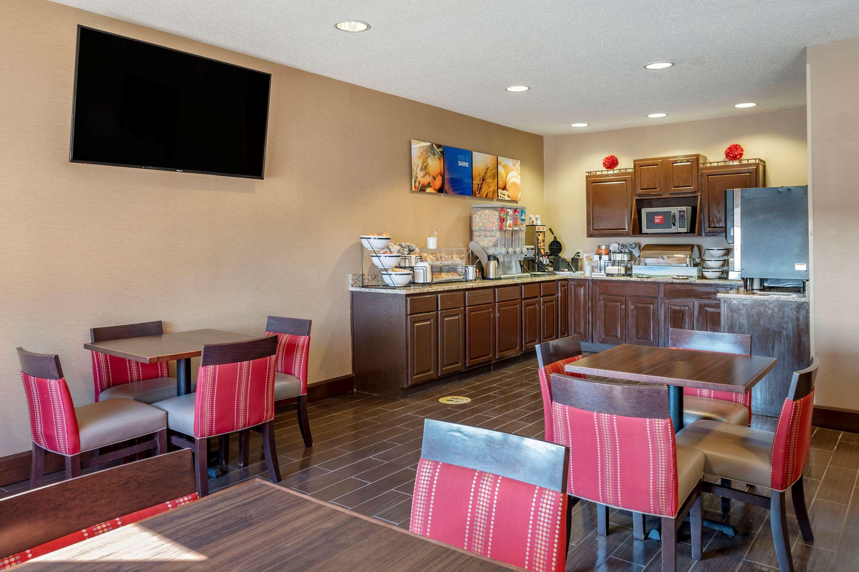 Comfort Inn Shelbyville North Exterior photo